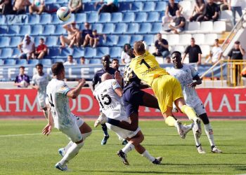 Bodrum FK 45 dakikasını 10 kişi oynadığı maçtan 1 puanla ayrıldı