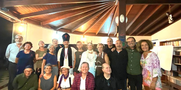 Gümüşlük Forum Oyuncuları’nın “Ayak Bacak Fabrikası” Oyunu Büyük İlgi Gördü