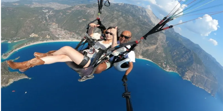 Ekim ayında Muğla’ya Çinli turist akını, paraşütle atlamaya doyamadılar