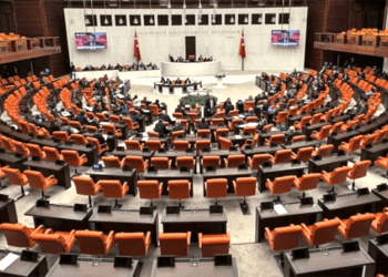 230 bin öğretmenin beklediği kanun yasalaştı. Neler getiriyor?
