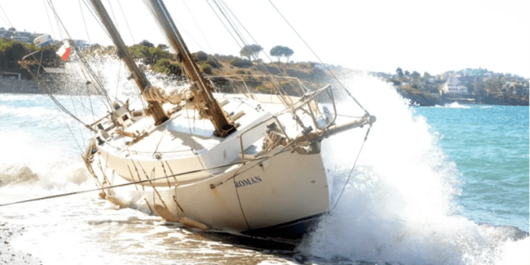 Şiddetli lodos kabus yaşattı