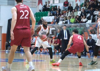 Çağdaş Bodrum Spor, Gaziantep Basketbol Karşısında Yıldızlaşan Performansıyla Galibiyete Ulaştı