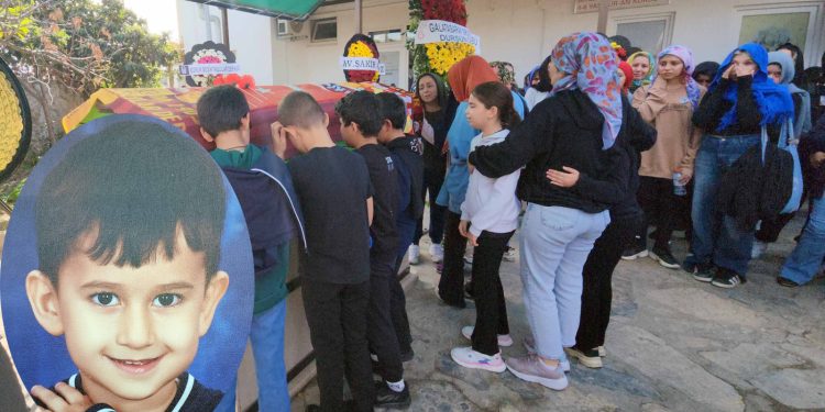 Galatasaraylı Yiğit Kurt gözyaşları ile uğurlandı, 4 çocuğa can oldu