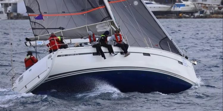 Güz Trofesi 3. Ayak Yarışları ile devam ediyor