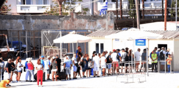 Ekspres Vize ile Ege adalarına akın eden Türk turist sayısını açıklandı