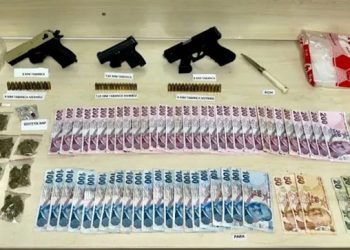 Turistik ilçede lüks villa uyuşturucu ve silah deposu çıktı