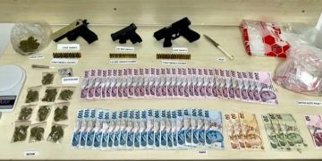 Turistik ilçede lüks villa uyuşturucu ve silah deposu çıktı