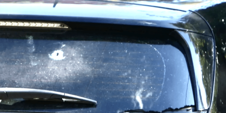 Otomobilin arka camından giren kurşun 3 yaşındaki çocuğu öldürdü