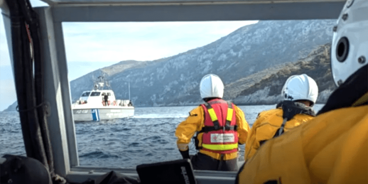 Ege’de bot battı 2 çocuk 2 kadın öldü