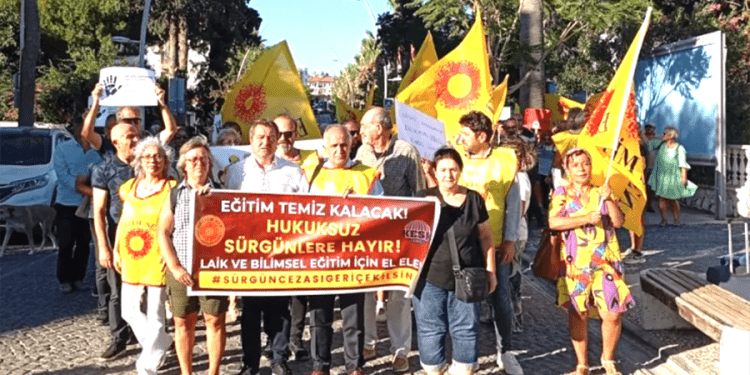 Öğretmen sürgünlerine sert tepki “öğretmenimi geri ver eylemi”