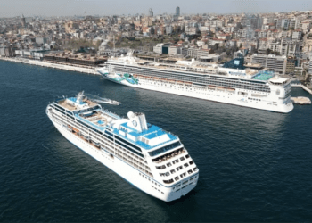 DENİZ TURİZMİ REKORA GİDİYOR 10 AYDA 1,7 MİLYON KRUVAZİYER YOLCU