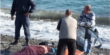 Ege’de göçmen faciası, bot battı  6 çocuk 2 kadın öldü