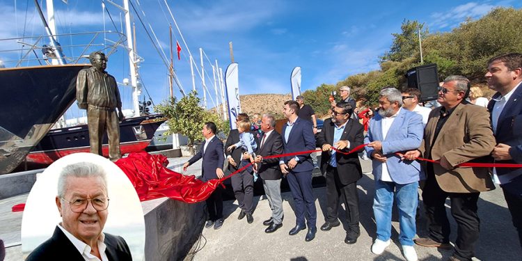 “Guletlerin Babası” Erol Ağan’ın Heykeli Açıldı