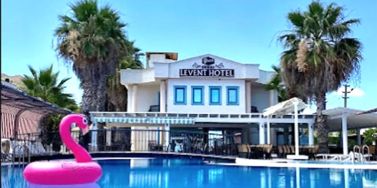 Bodrum’daki denize sıfır 3 katlı otel mahkeme tarafından satışa çıkarıldı