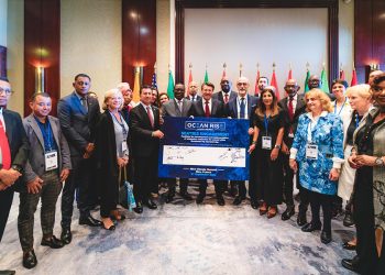 Başkan Aras, Yurt Dışından Hibelerle Döndü