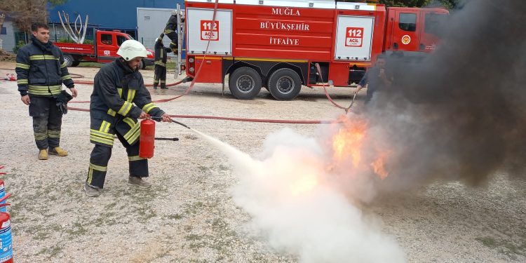 Büyükşehir, Gönüllü İtfaiyeci Eğitimlerine Bodrum’da Devam Etti