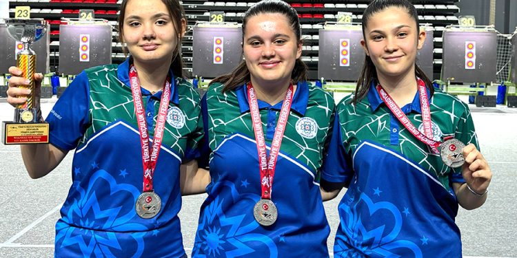 Muğlalı okçu Hazal, Türkiye İkincisi Oldu