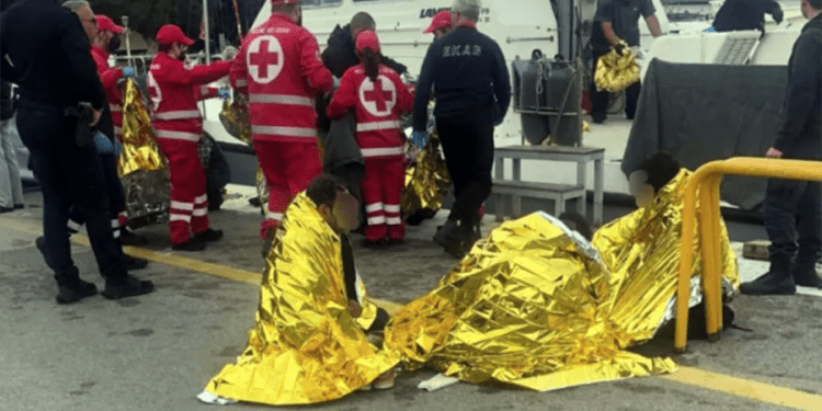 Marmaris açıklarında göçmen teknesi battı, 8 göçmenin cesedine ulaşıldı