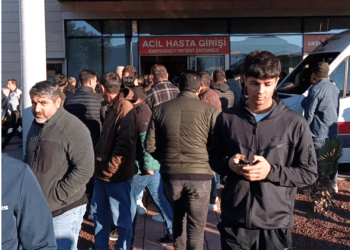 İnşaatta çelik konstrüksiyon çöktü 1 işçi öldü 