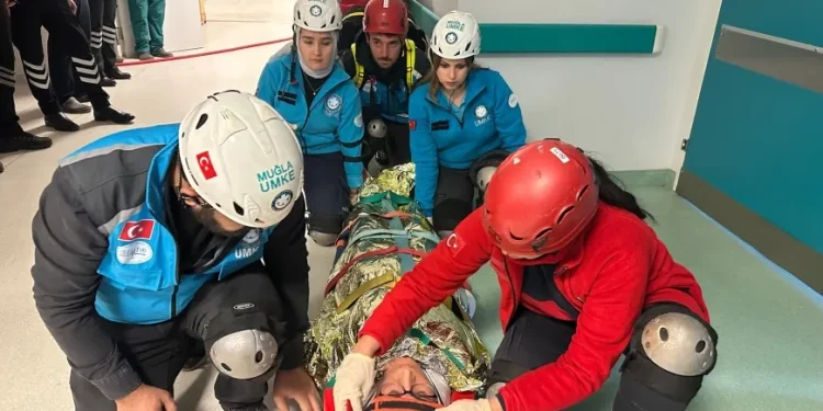 Hastanede yangın tatbikatı gerçekleştirildi