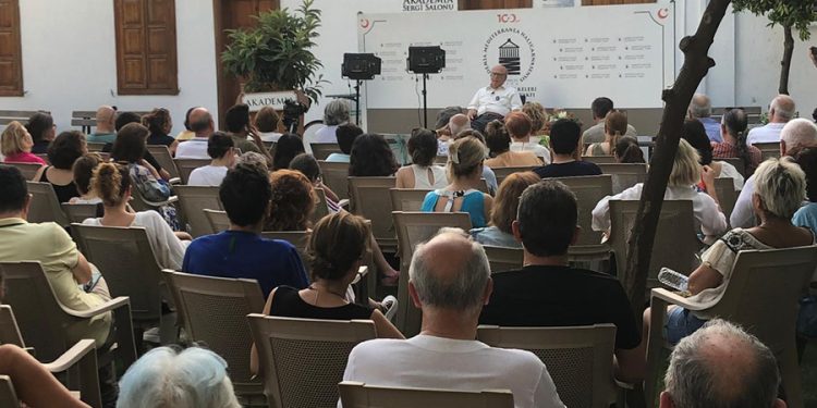 AKADEMİA VAKFI’NDAN BODRUM HALKINA;