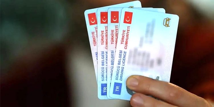 Ehliyette yaş sınırı düşürüldü. Artık 18 yaşında olmaya gerek yok