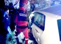Bahçeye devrilen araçta 3 kişi yaralandı