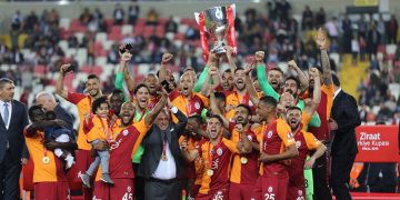 UEFA harekete geçti. Galatasaray’ın gelirlerine el konuldu