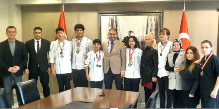 Genç Şeflerden Büyük Başarı