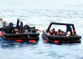 Yunanistan’ın can salları içinde Türk sularına iteklediği 37 göçmen kurtarıldı