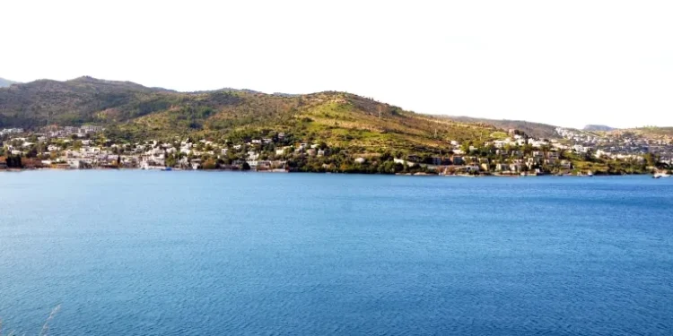 Türbükü’nde deniz manzaralı 6 parsel arsa satılık