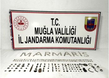 Ticari takside 307  adet tarihi eser ile yakalanan 4 kişi gözaltına alındı