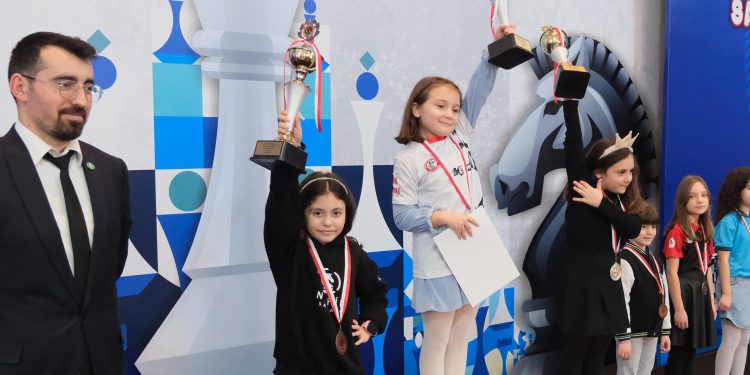 Minik Alya Bodrum’un Gururu Oldu