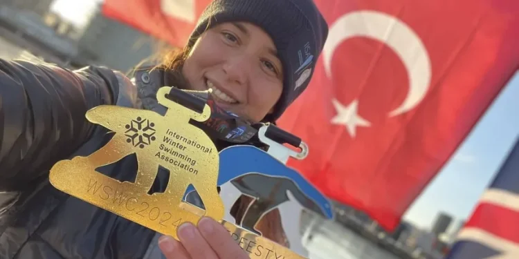 Bengisu Avcı yüzmede tarih yazdı…1 yılda 6 altın, 2 rekor