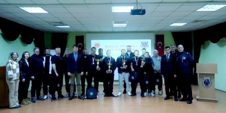 Cezaevinde masa tenisi turnuvası heyecanı yaşandı