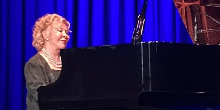 Devlet sanatçısı Gülsin Onay’dan Bodrum’da muhteşem konser