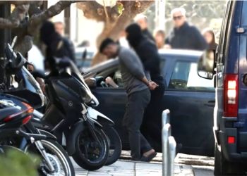 Yunanistan suç örgütü üyesi 10 Türk vatandaşını sınır dışı edecek