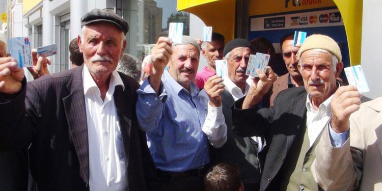 Emeklinin gözü Meclis’te: En erken şubatta yasalaşacak, maaş farkı hesaba yatacak