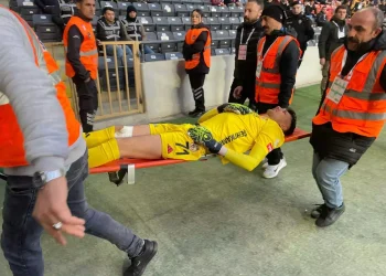 Gaziantep FK kalecisi Burak Bozan hastaneye kaldırıldı