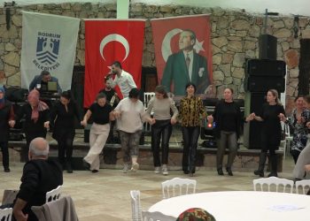 “Bıçak Kemiğe Dayandı” diyen Bodrumlu Emekliler Meydanlara Çıktı