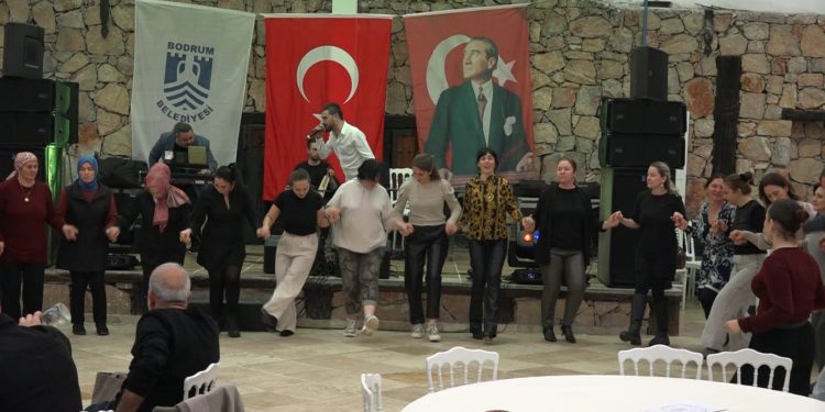 “Bıçak Kemiğe Dayandı” diyen Bodrumlu Emekliler Meydanlara Çıktı