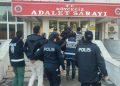İstihbaratcı polis kılığında vatandaşın altın ve paralarına el koyan çete çökertildi