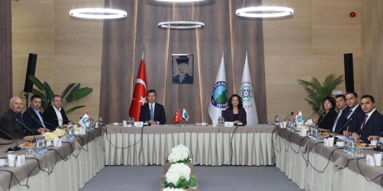 Kıyı Ege Belediyeler Birliği Muğla’da Toplandı: Başkan Aras’tan İşbirliği ve Demokrasi Vurgusu
