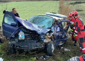 Muğla’da feci kaza araçların içinde sıkıştılar, otomobiller parçalanarak çıkarıldılar