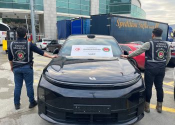 11 ilde operasyon: Lüks otomobillere el konuldu