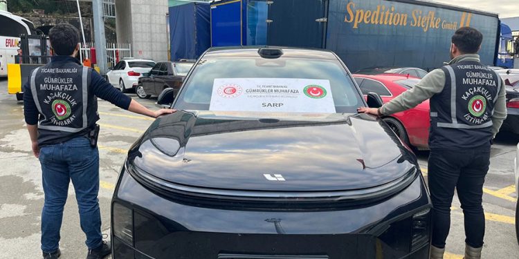 11 ilde operasyon: Lüks otomobillere el konuldu
