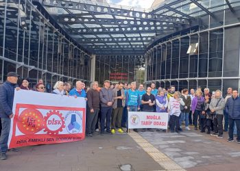 Sağlık Ocağı Doktorlarına destek için bir günlük greve giden hastane doktorları: