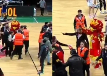 Hakemi dövmeye kalkan maskot, gözaltına alındı