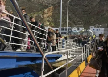 Adadan Kaçış Devam ediyor