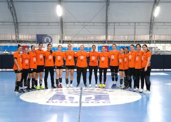 Denizin Kızları, Adasokağı ile Sahaya Çıkıyor